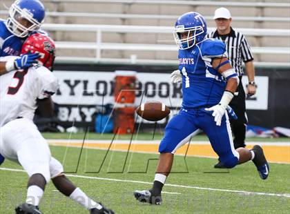 Thumbnail 1 in Cedar Hill vs. Temple (UIL 5A D2 Bi-District Playoff) photogallery.