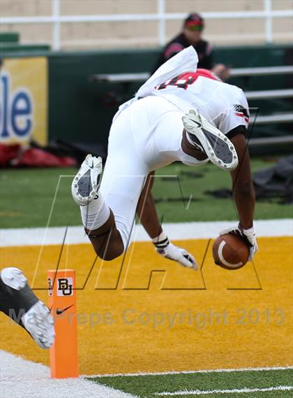 Thumbnail 2 in Cedar Hill vs. Temple (UIL 5A D2 Bi-District Playoff) photogallery.