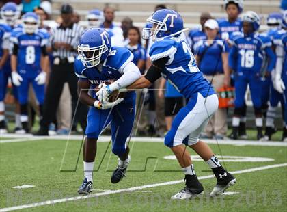 Thumbnail 2 in Cedar Hill vs. Temple (UIL 5A D2 Bi-District Playoff) photogallery.