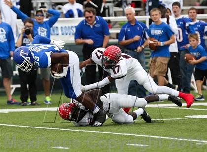 Thumbnail 2 in Cedar Hill vs. Temple (UIL 5A D2 Bi-District Playoff) photogallery.