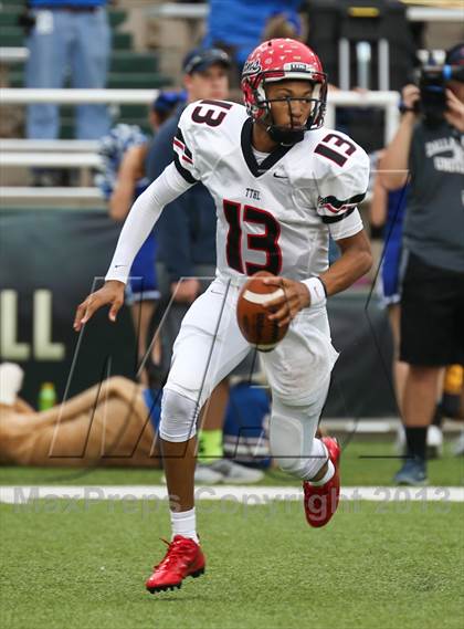 Thumbnail 3 in Cedar Hill vs. Temple (UIL 5A D2 Bi-District Playoff) photogallery.