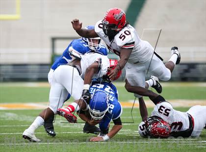 Thumbnail 2 in Cedar Hill vs. Temple (UIL 5A D2 Bi-District Playoff) photogallery.