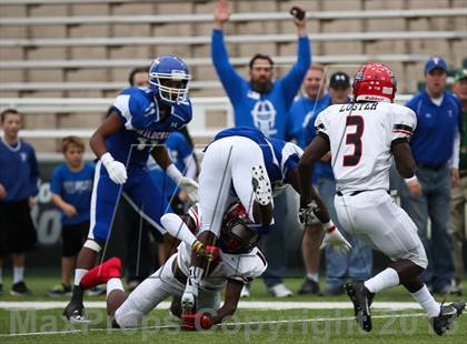Thumbnail 3 in Cedar Hill vs. Temple (UIL 5A D2 Bi-District Playoff) photogallery.
