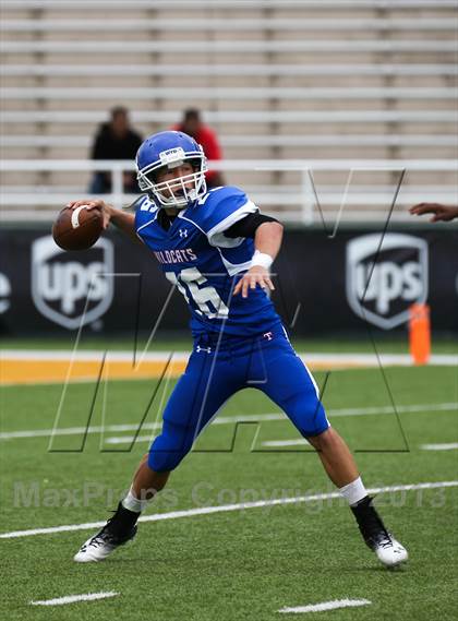 Thumbnail 3 in Cedar Hill vs. Temple (UIL 5A D2 Bi-District Playoff) photogallery.