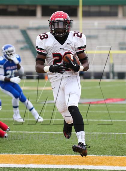 Thumbnail 2 in Cedar Hill vs. Temple (UIL 5A D2 Bi-District Playoff) photogallery.