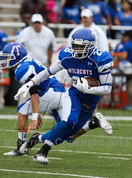 Thumbnail 1 in Cedar Hill vs. Temple (UIL 5A D2 Bi-District Playoff) photogallery.