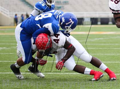 Thumbnail 3 in Cedar Hill vs. Temple (UIL 5A D2 Bi-District Playoff) photogallery.