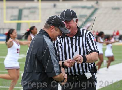 Thumbnail 2 in Cedar Hill vs. Temple (UIL 5A D2 Bi-District Playoff) photogallery.