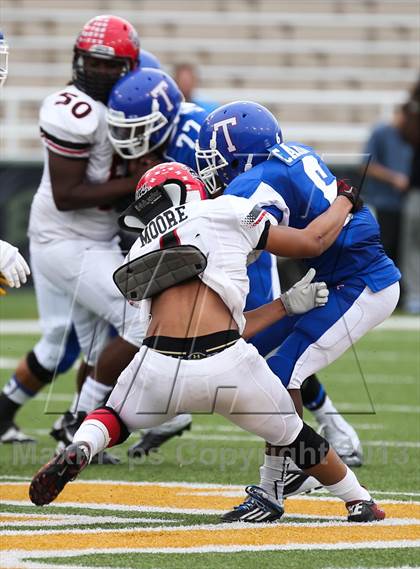 Thumbnail 2 in Cedar Hill vs. Temple (UIL 5A D2 Bi-District Playoff) photogallery.