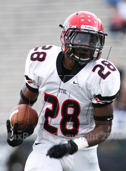 Thumbnail 2 in Cedar Hill vs. Temple (UIL 5A D2 Bi-District Playoff) photogallery.