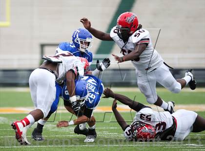 Thumbnail 1 in Cedar Hill vs. Temple (UIL 5A D2 Bi-District Playoff) photogallery.