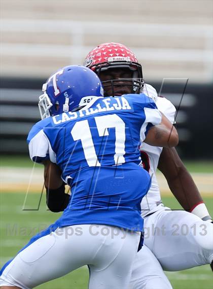 Thumbnail 1 in Cedar Hill vs. Temple (UIL 5A D2 Bi-District Playoff) photogallery.