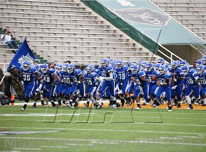 Thumbnail 3 in Cedar Hill vs. Temple (UIL 5A D2 Bi-District Playoff) photogallery.