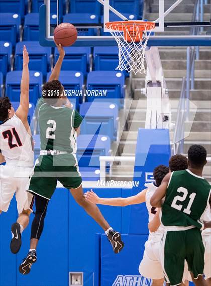 Thumbnail 2 in Strake Jesuit vs. Churchill (NISD/NEISD Tournament) photogallery.