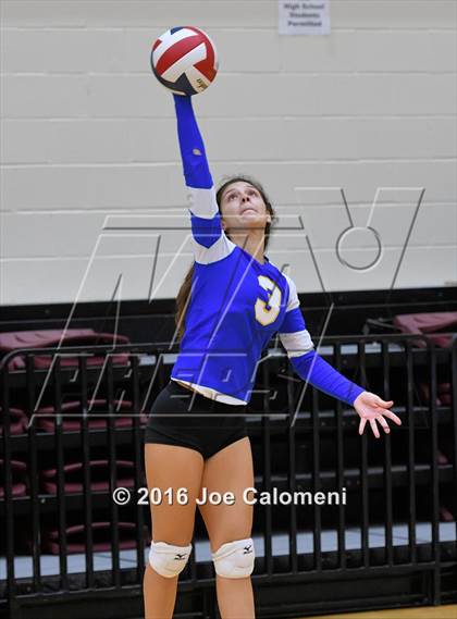 Thumbnail 2 in MacArthur [Douglas] vs Alamo Heights (NEISD Invitational) photogallery.