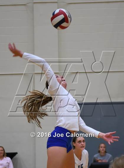 Thumbnail 3 in MacArthur [Douglas] vs Alamo Heights (NEISD Invitational) photogallery.