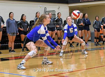 Thumbnail 3 in MacArthur [Douglas] vs Alamo Heights (NEISD Invitational) photogallery.