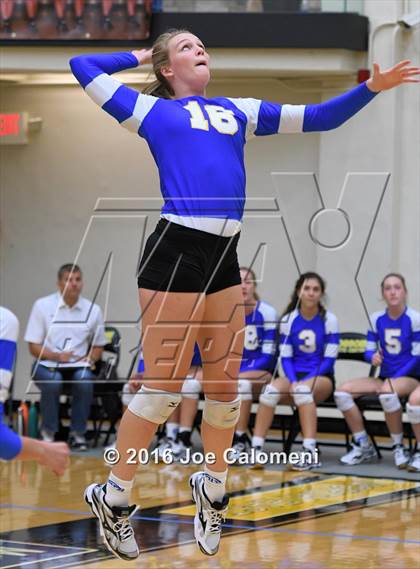 Thumbnail 3 in MacArthur [Douglas] vs Alamo Heights (NEISD Invitational) photogallery.