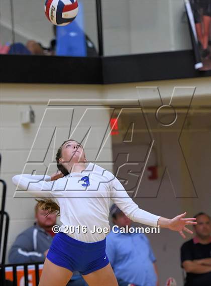 Thumbnail 2 in MacArthur [Douglas] vs Alamo Heights (NEISD Invitational) photogallery.