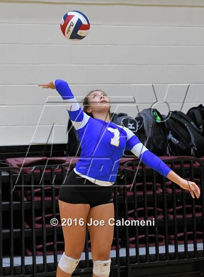 Thumbnail 1 in MacArthur [Douglas] vs Alamo Heights (NEISD Invitational) photogallery.