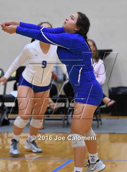 Thumbnail 2 in MacArthur [Douglas] vs Alamo Heights (NEISD Invitational) photogallery.