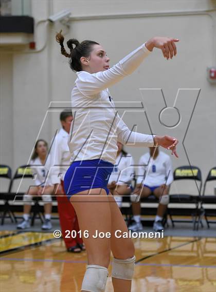 Thumbnail 3 in MacArthur [Douglas] vs Alamo Heights (NEISD Invitational) photogallery.