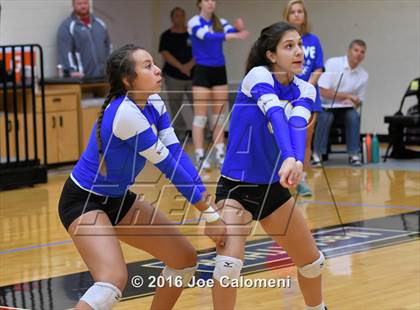 Thumbnail 3 in MacArthur [Douglas] vs Alamo Heights (NEISD Invitational) photogallery.