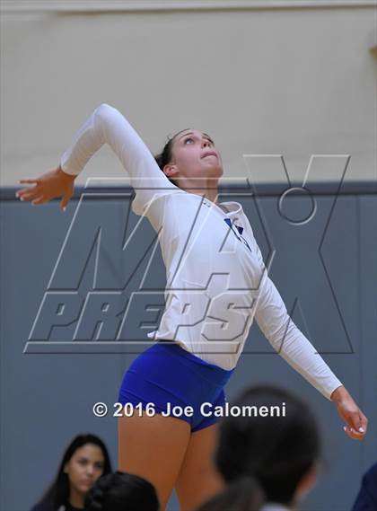 Thumbnail 3 in MacArthur [Douglas] vs Alamo Heights (NEISD Invitational) photogallery.