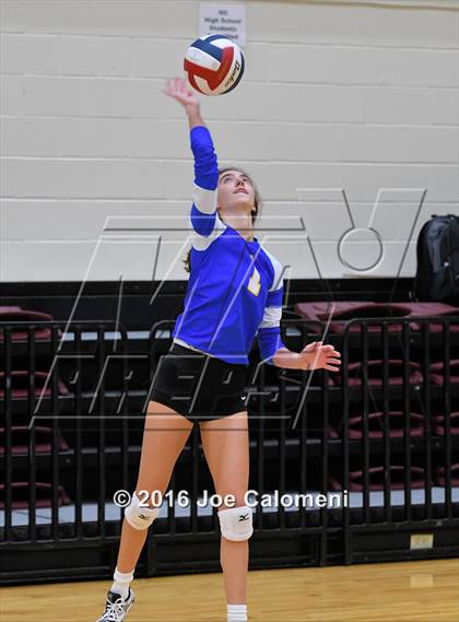 Thumbnail 3 in MacArthur [Douglas] vs Alamo Heights (NEISD Invitational) photogallery.