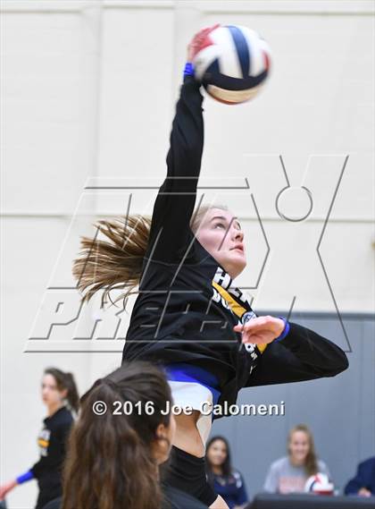 Thumbnail 2 in MacArthur [Douglas] vs Alamo Heights (NEISD Invitational) photogallery.