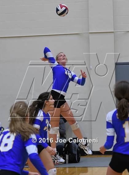 Thumbnail 2 in MacArthur [Douglas] vs Alamo Heights (NEISD Invitational) photogallery.