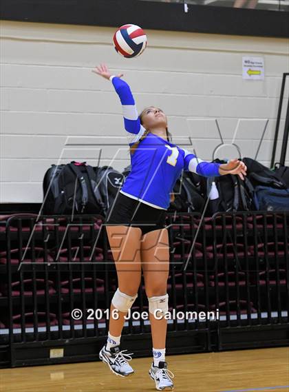 Thumbnail 1 in MacArthur [Douglas] vs Alamo Heights (NEISD Invitational) photogallery.