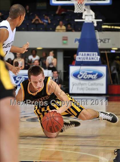 Thumbnail 2 in Loyola vs. Capistrano Valley (CIF SS 1A Final) photogallery.