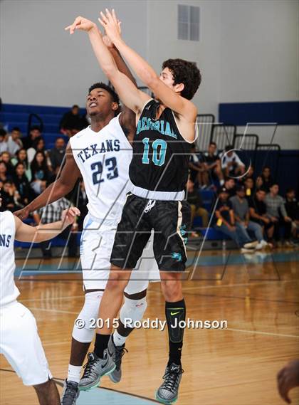 Thumbnail 3 in Sam Rayburn vs. Pasadena Memorial (McDonald's Texas Invitational) photogallery.