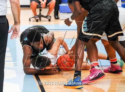 Thumbnail 3 in Sam Rayburn vs. Pasadena Memorial (McDonald's Texas Invitational) photogallery.