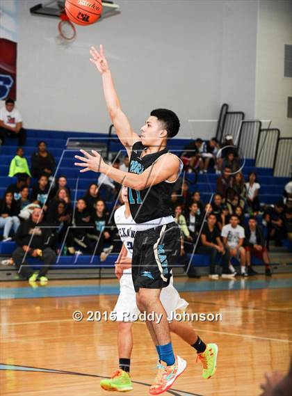Thumbnail 2 in Sam Rayburn vs. Pasadena Memorial (McDonald's Texas Invitational) photogallery.