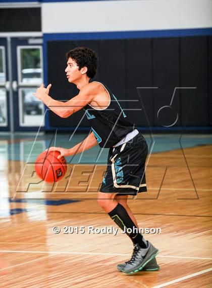 Thumbnail 2 in Sam Rayburn vs. Pasadena Memorial (McDonald's Texas Invitational) photogallery.