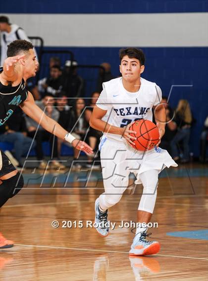 Thumbnail 2 in Sam Rayburn vs. Pasadena Memorial (McDonald's Texas Invitational) photogallery.