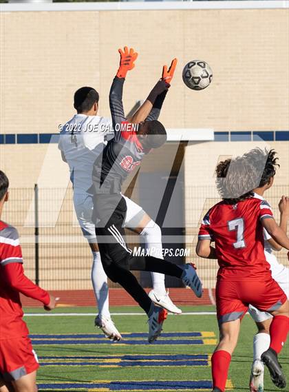 Thumbnail 3 in  Arlington Heights vs Lee (Alamo Heights Invitational) photogallery.