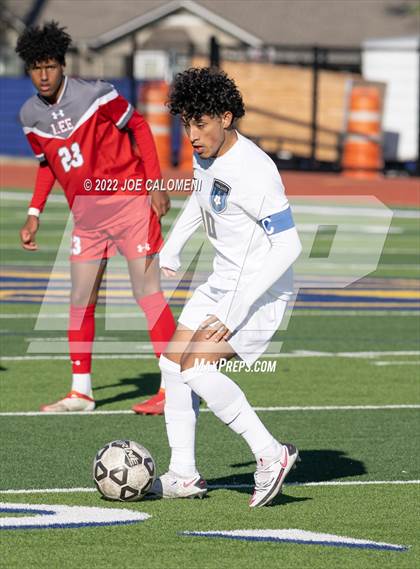 Thumbnail 3 in  Arlington Heights vs Lee (Alamo Heights Invitational) photogallery.