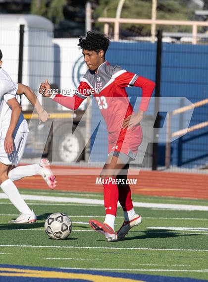 Thumbnail 2 in  Arlington Heights vs Lee (Alamo Heights Invitational) photogallery.