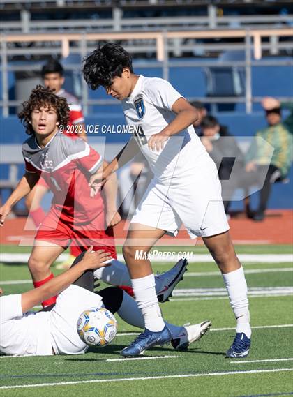 Thumbnail 2 in  Arlington Heights vs Lee (Alamo Heights Invitational) photogallery.