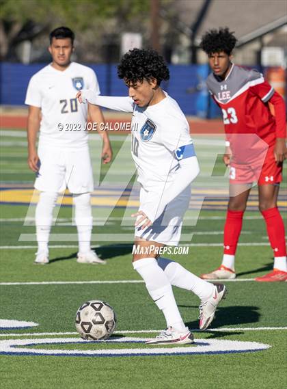 Thumbnail 3 in  Arlington Heights vs Lee (Alamo Heights Invitational) photogallery.