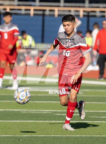 Thumbnail 3 in  Arlington Heights vs Lee (Alamo Heights Invitational) photogallery.