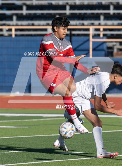 Thumbnail 2 in  Arlington Heights vs Lee (Alamo Heights Invitational) photogallery.