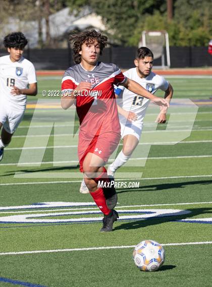 Thumbnail 2 in  Arlington Heights vs Lee (Alamo Heights Invitational) photogallery.