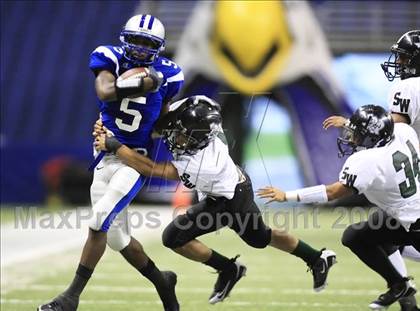 Thumbnail 3 in Georgetown vs Southwest (Texas Football Classic) photogallery.