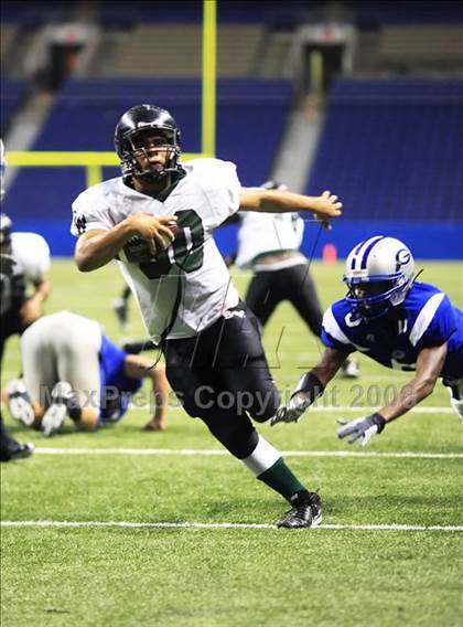 Thumbnail 2 in Georgetown vs Southwest (Texas Football Classic) photogallery.