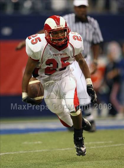 Thumbnail 1 in Trotwood-Madison vs. Bowie (Kirk Herbstreit Varsity Football Series) photogallery.