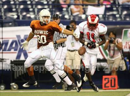 Thumbnail 2 in Trotwood-Madison vs. Bowie (Kirk Herbstreit Varsity Football Series) photogallery.